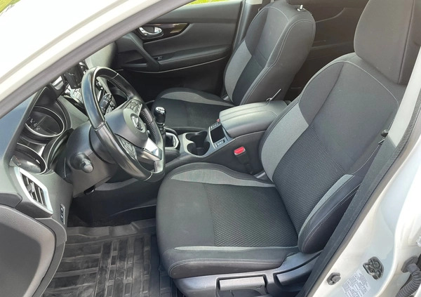 Nissan Qashqai cena 73900 przebieg: 138160, rok produkcji 2019 z Szczecin małe 211